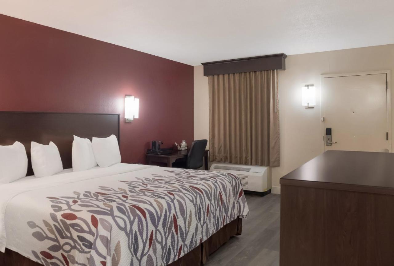 Red Roof Inn Tupelo Exterior photo