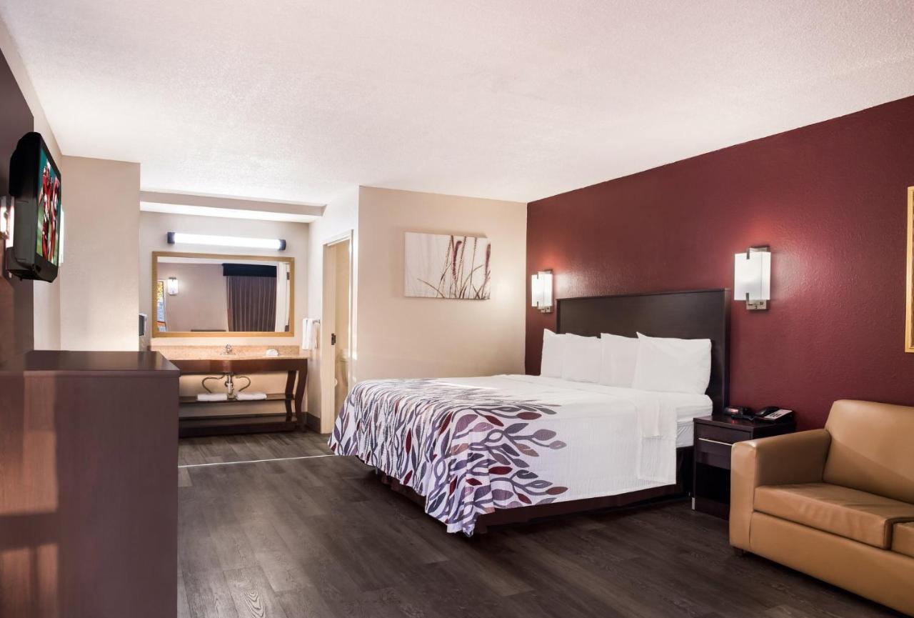 Red Roof Inn Tupelo Exterior photo
